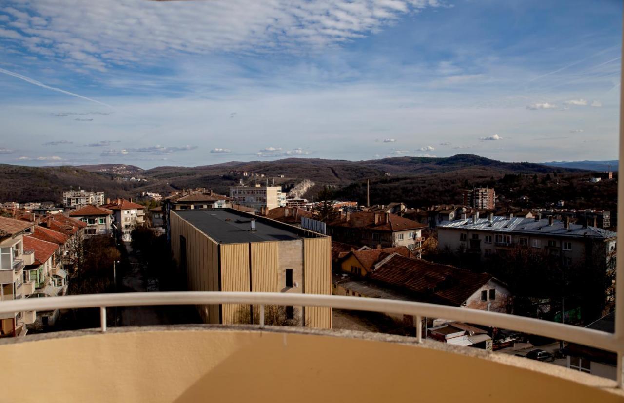 Stadium Apartments Veliko Tarnovo Luaran gambar